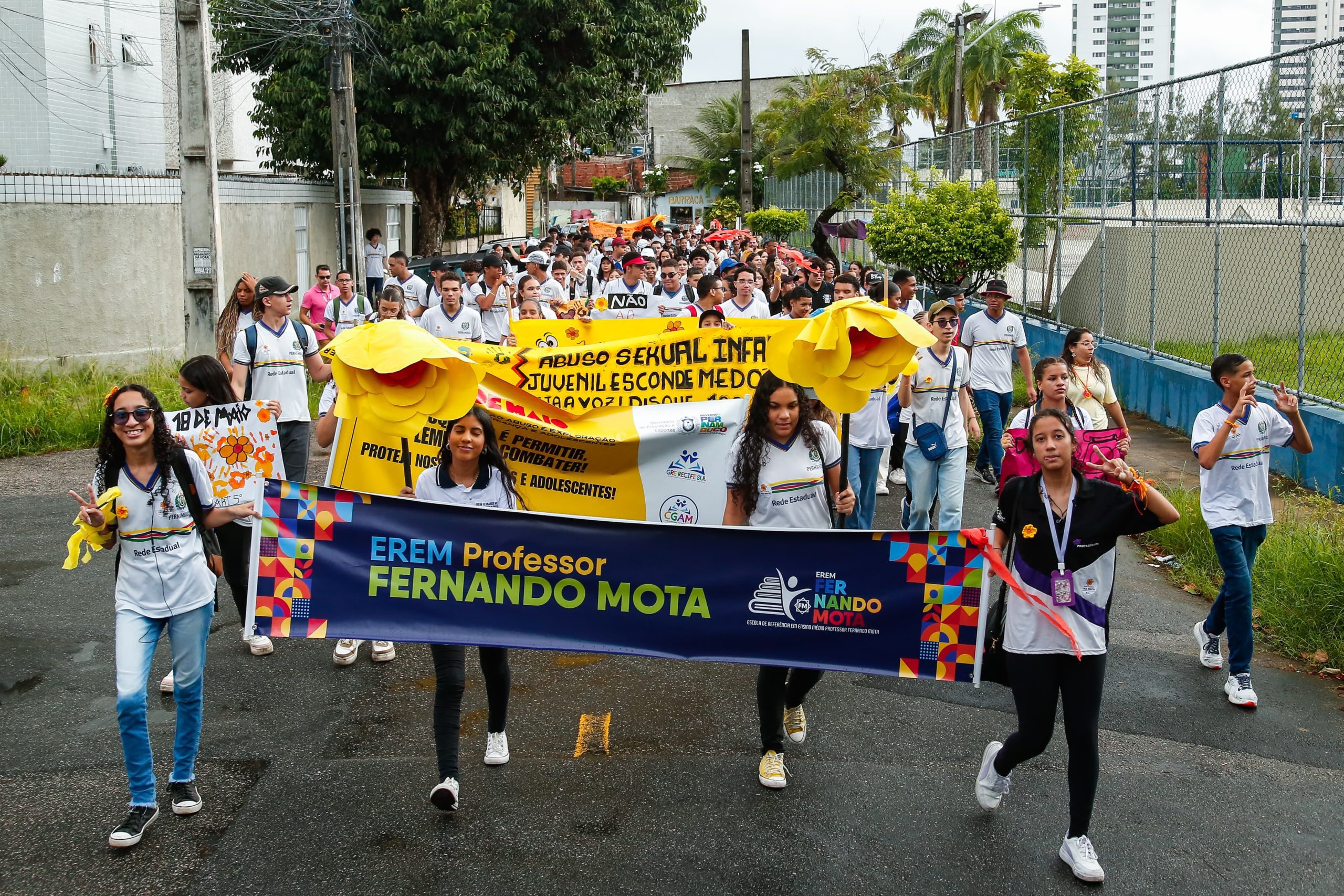 Escolas da Rede Estadual realizam passeata contra o abuso e a exploração  sexual de crianças e adolescentes – SEE